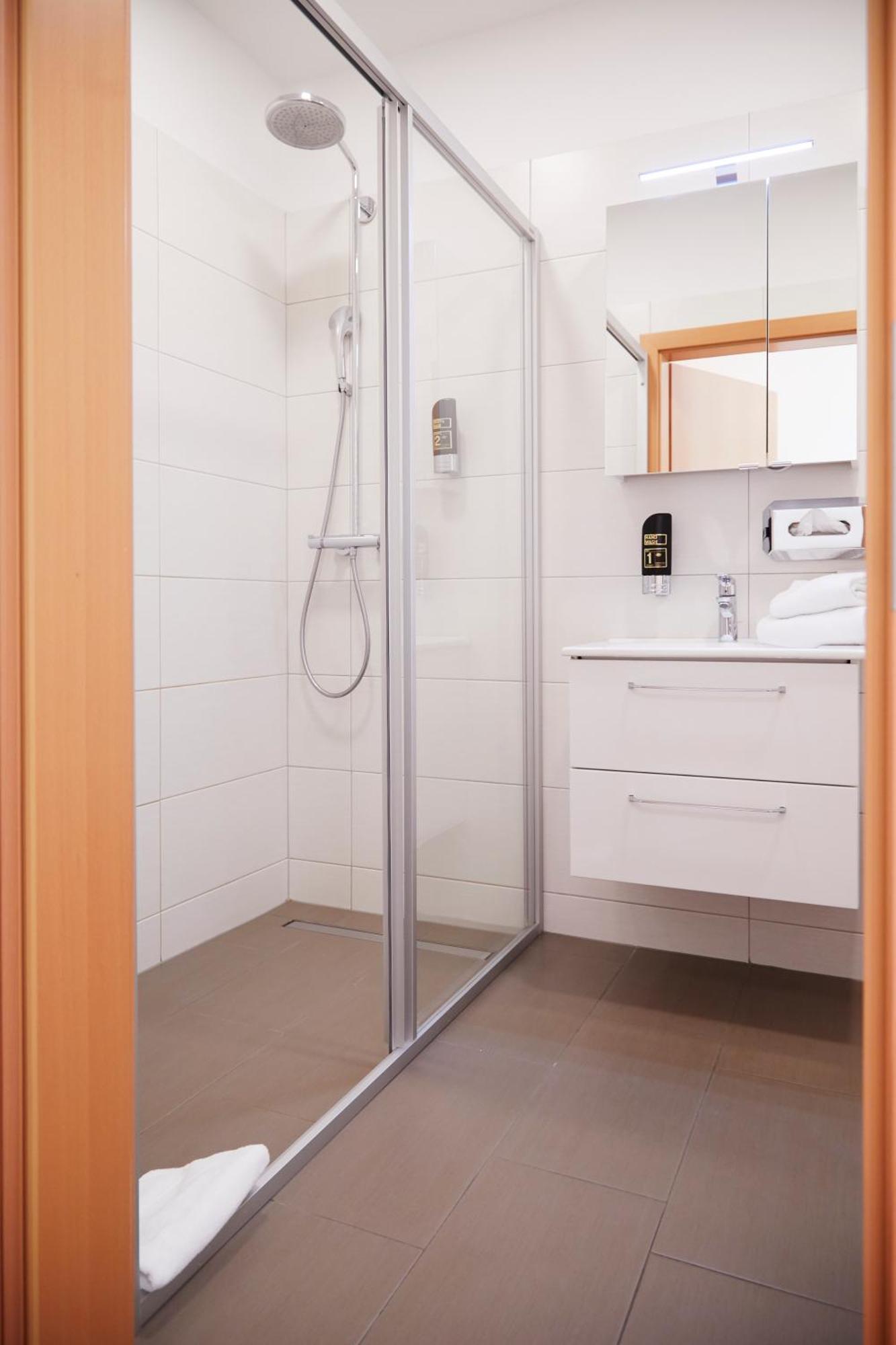 I Am Hotel Graz-Seiersberg Room photo